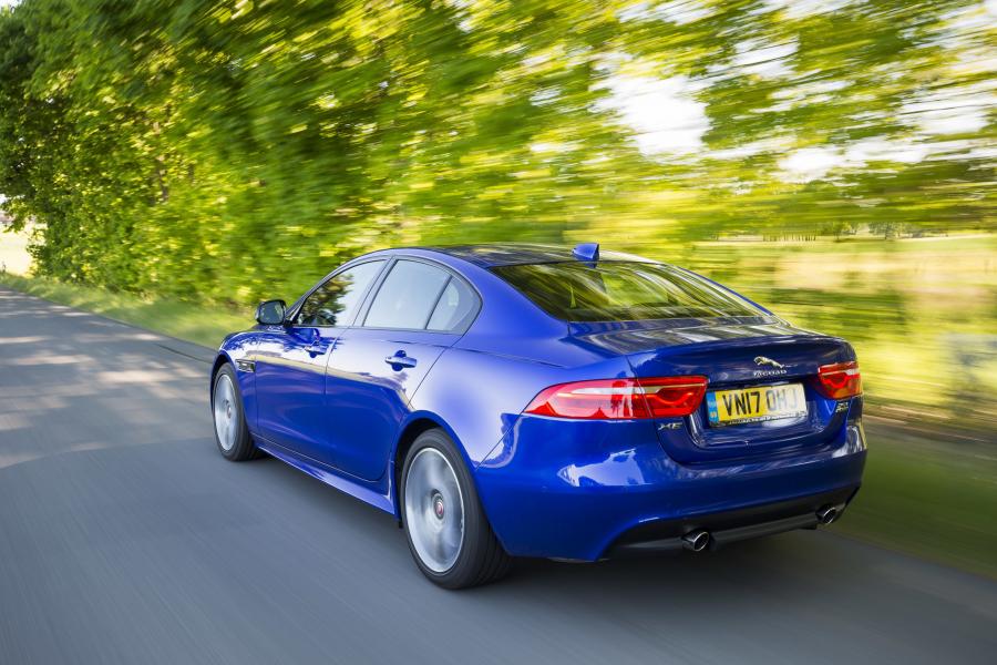  Jaguar XE 25t AWD R-Sport 2016 года  (WW) (фото 6 из 8)